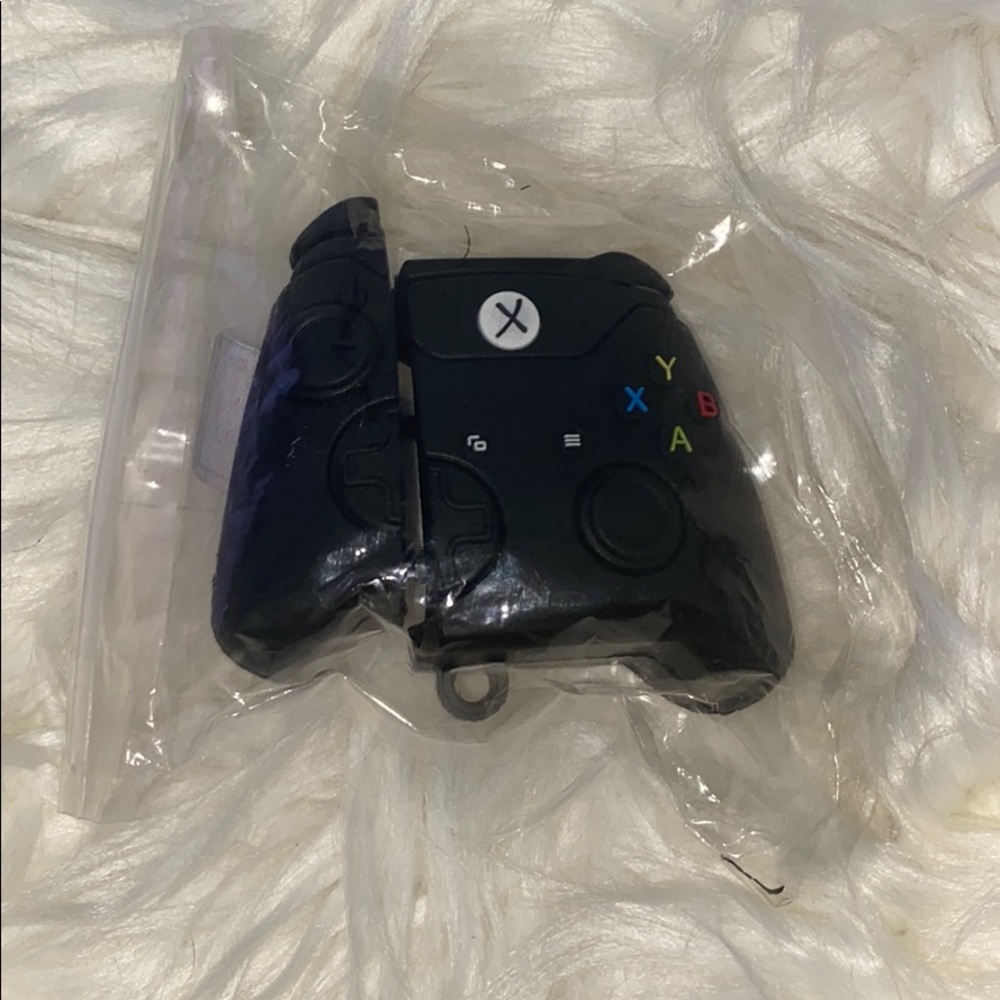 SOLD !!! Xbox AirPods Keychain Case